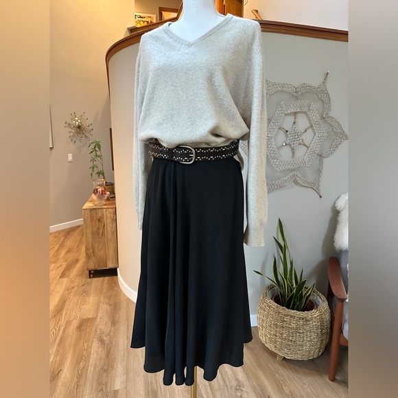 Spenser Jeremy Dresses & Skirts - Vintage Spencer Jeremy 100% Silk Pull on Elastic Waist Midi Skirt